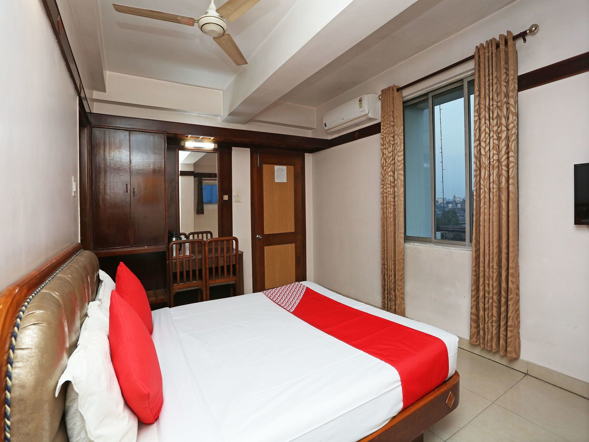 Hotel Amrit Regency Guwahati Zewnętrze zdjęcie